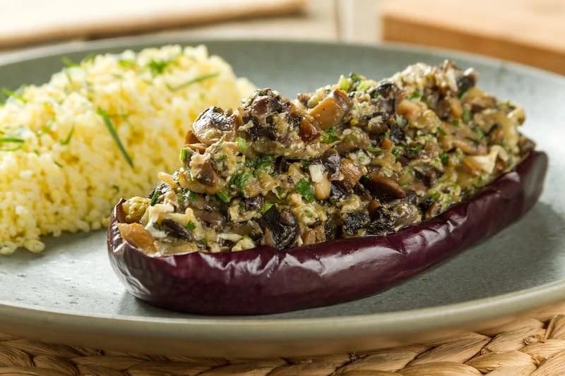 Patlidžan punjen prosom, pečurkama i spanaćem