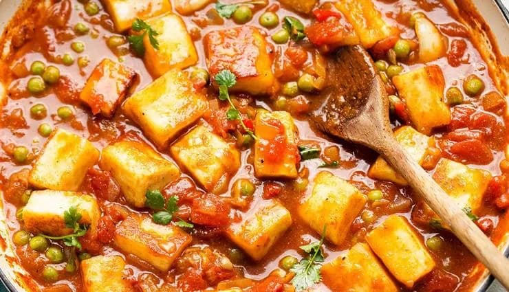 Paprike sa graškom, tofuom i paradajzom iz tiganja