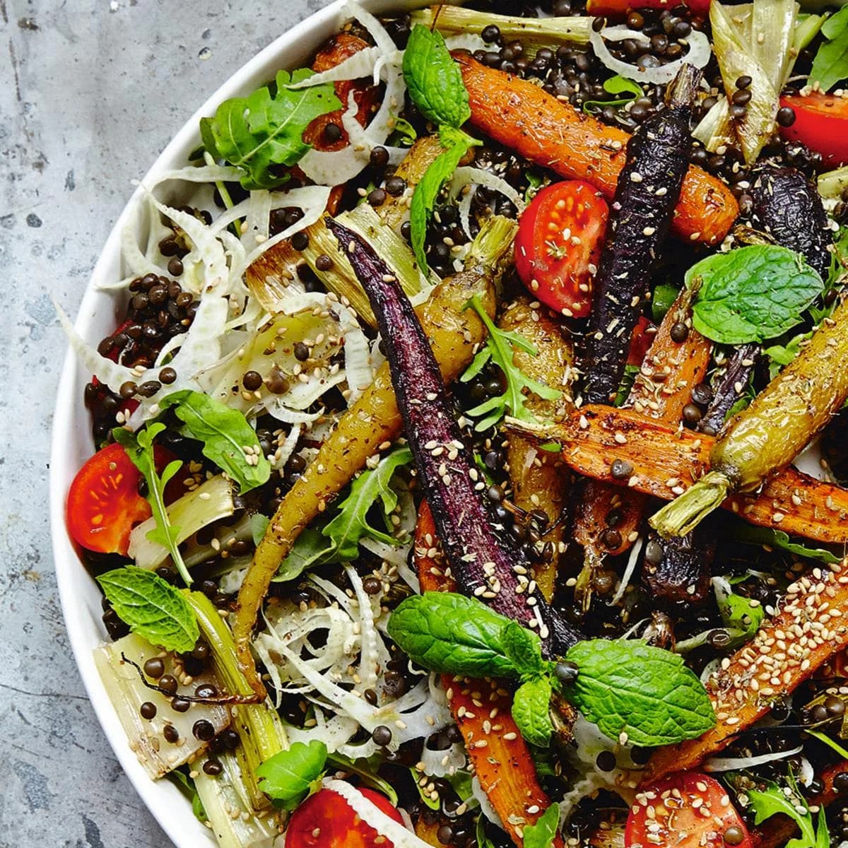Salata od crnog sočiva, pečene šargarepe i matovilca